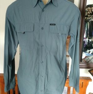 Columbia Titanium button down, Lg.